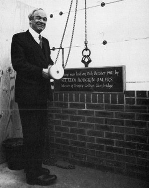 Sir Alan Hodgkin opening the new Centre